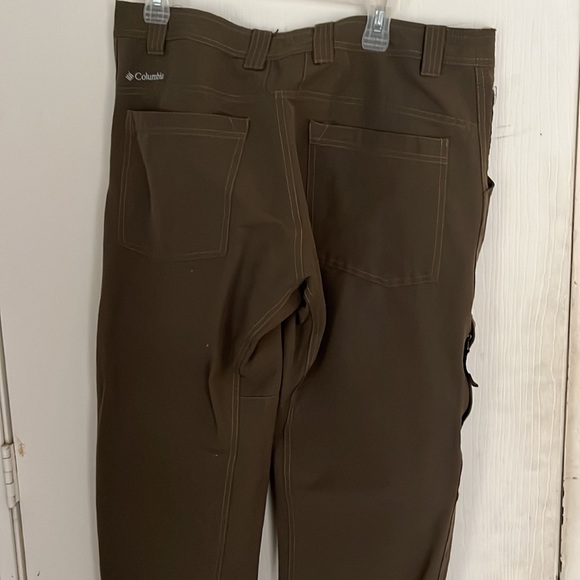These are Columbia Omni Shield pants. Olive green size 34x30 - Picture 7 of 7